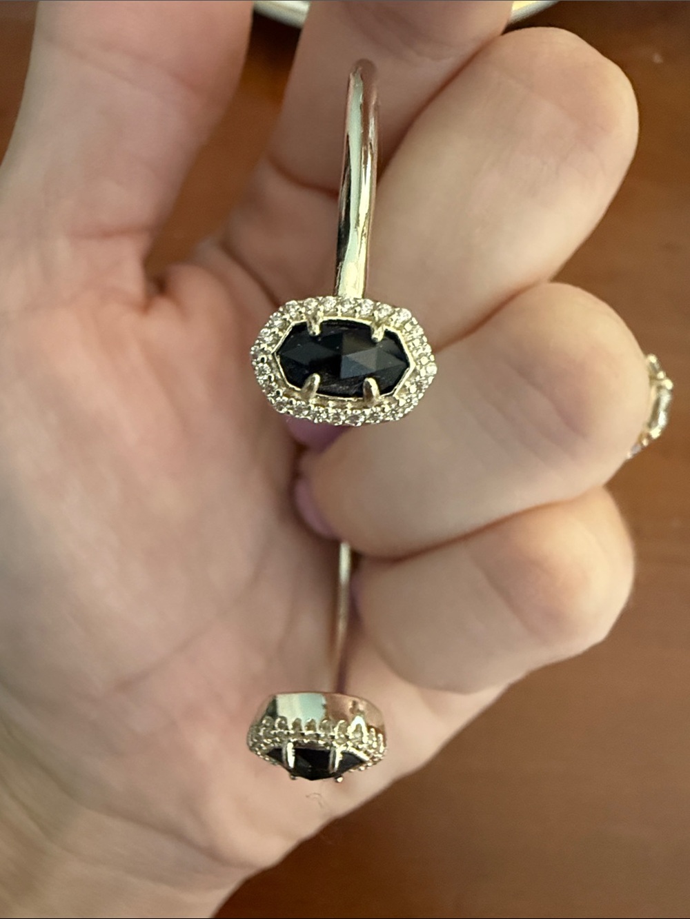 Kendra Scott NWOT Gold Open Bangle Bracelet with Black Gem Accent - Picture 2 of 4